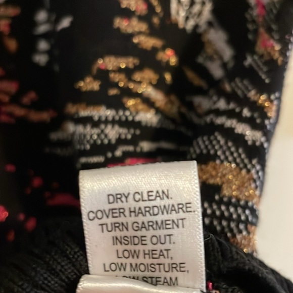 St. John Cardigan Sweater Women’s Size Medium Wool Metallic Pink Black - Picture 7 of 7